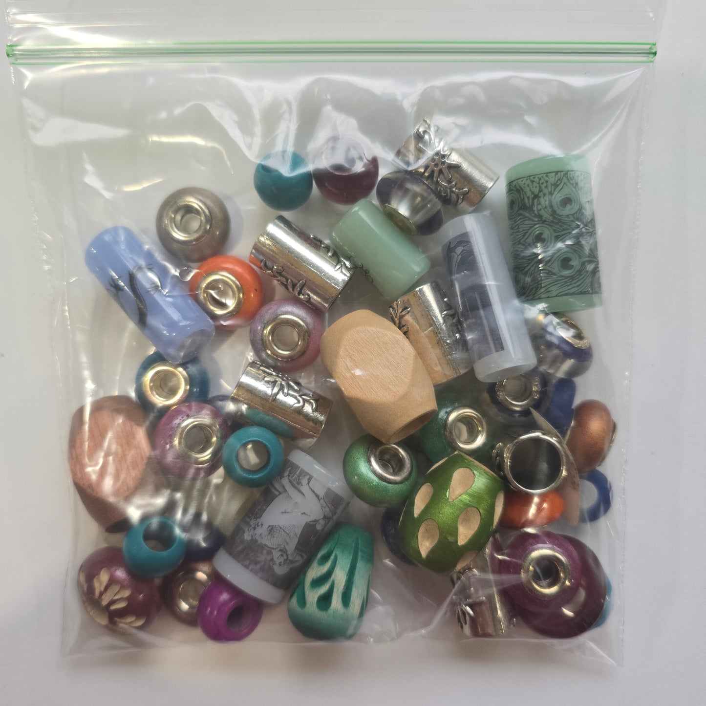 Assorted dread bead packs. 50g and 100g