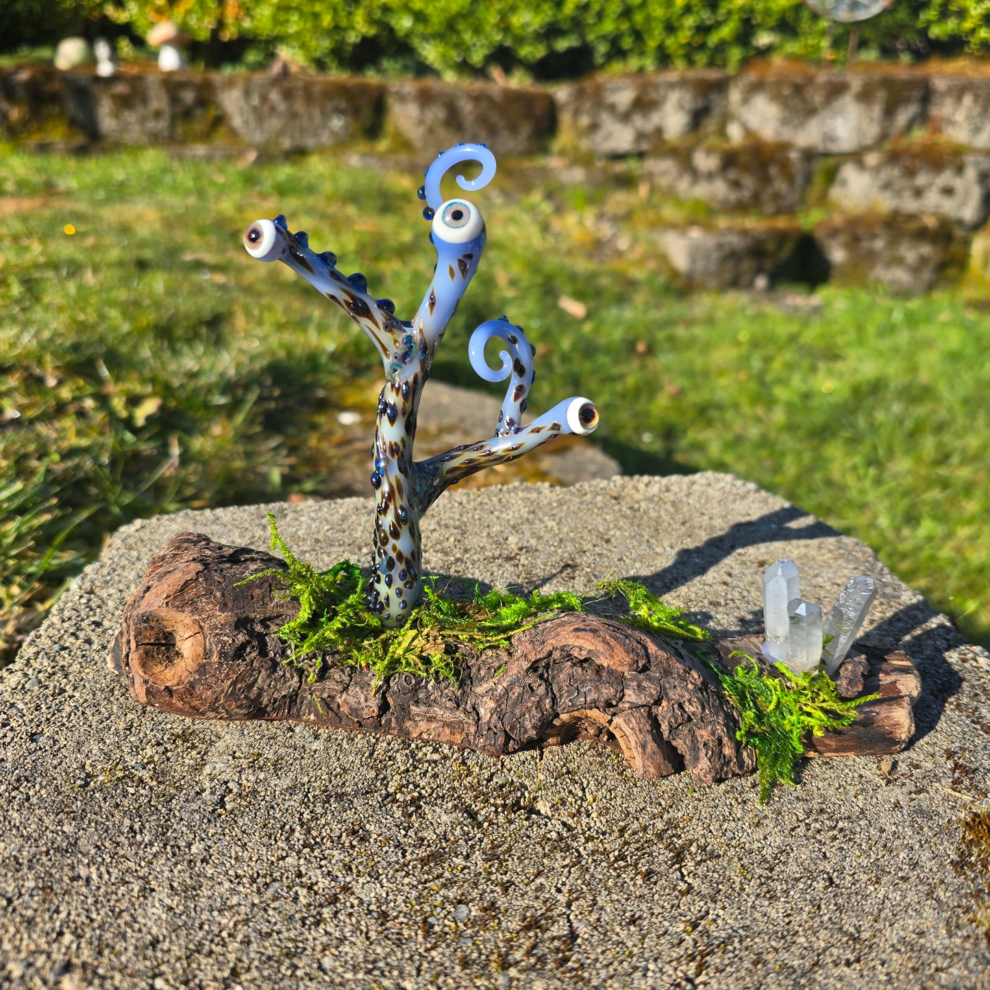 Eyeball Monster Plant Sculpture #0869