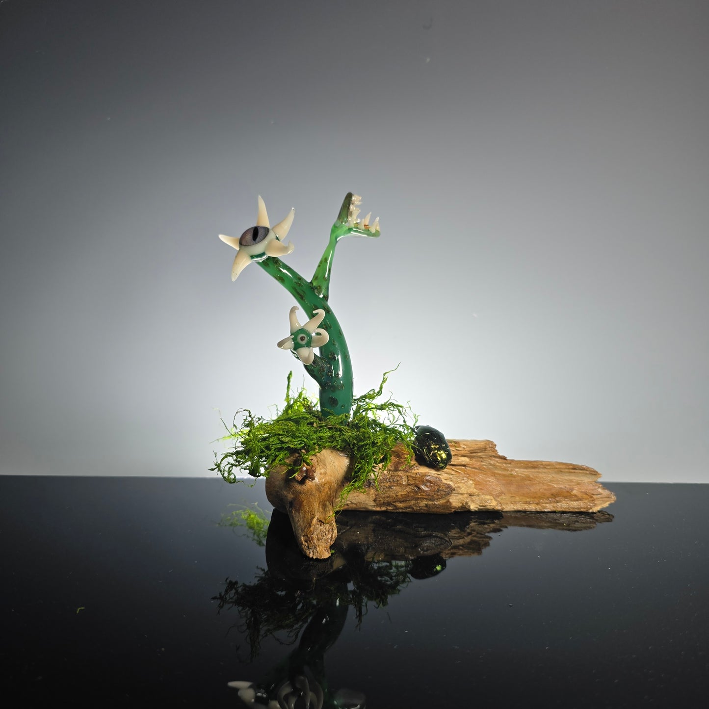 Eyeball Monster Plant Sculpture #0981
